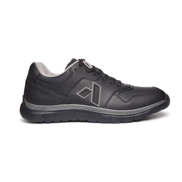 No. 50 Sport Trainer in Black